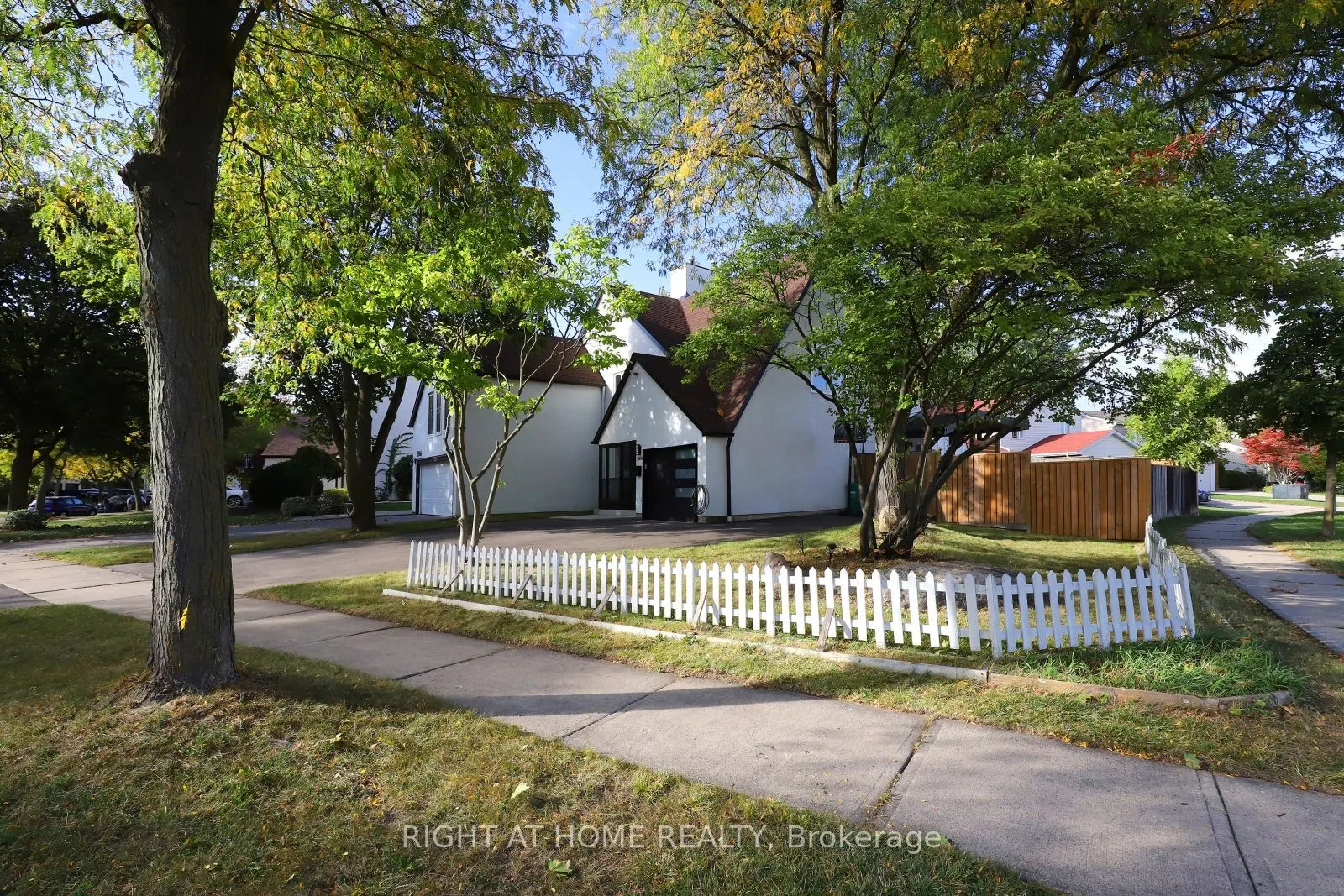 2968 Nipiwin Drive