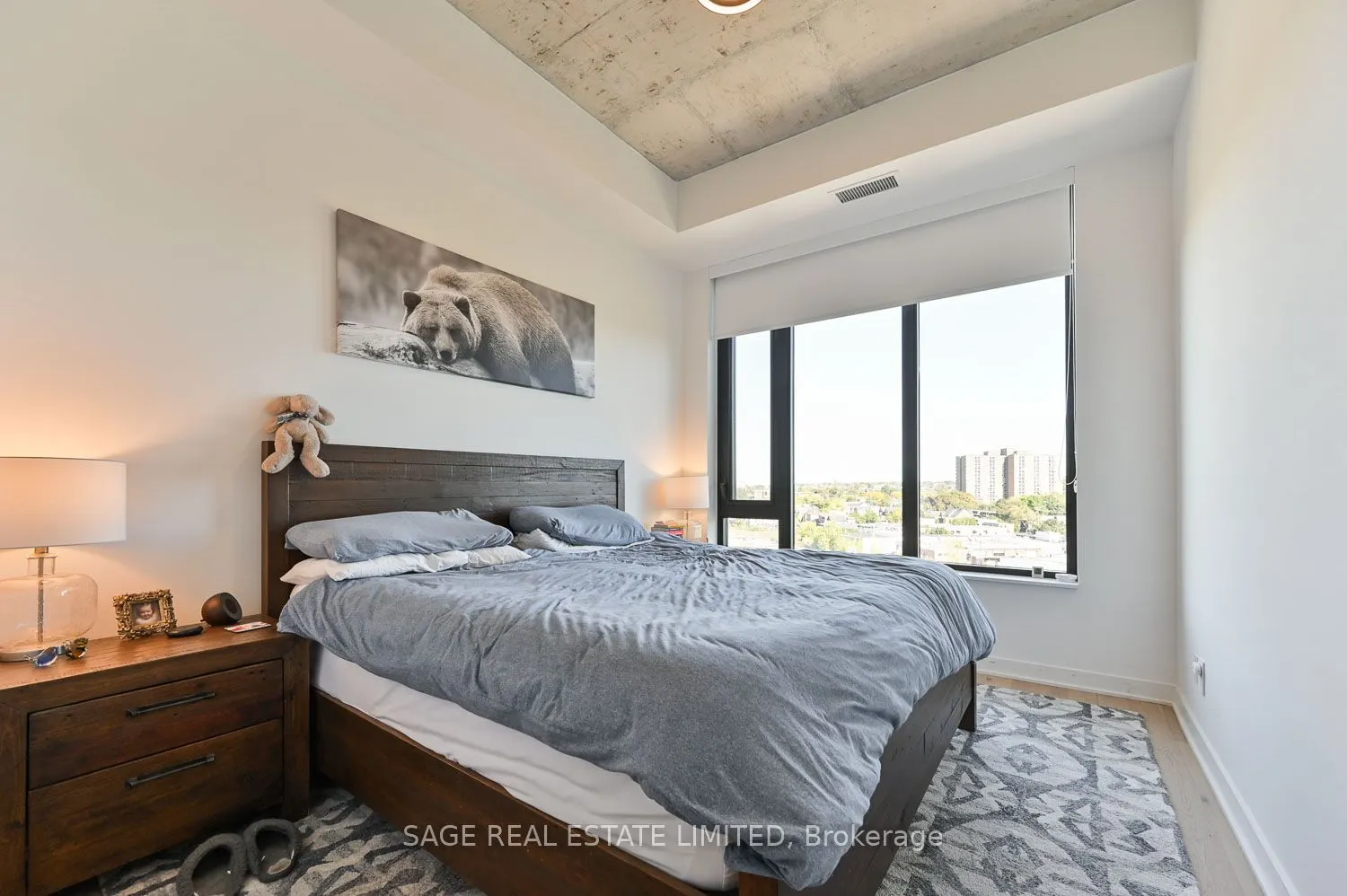 2720 Dundas Street W, #811
