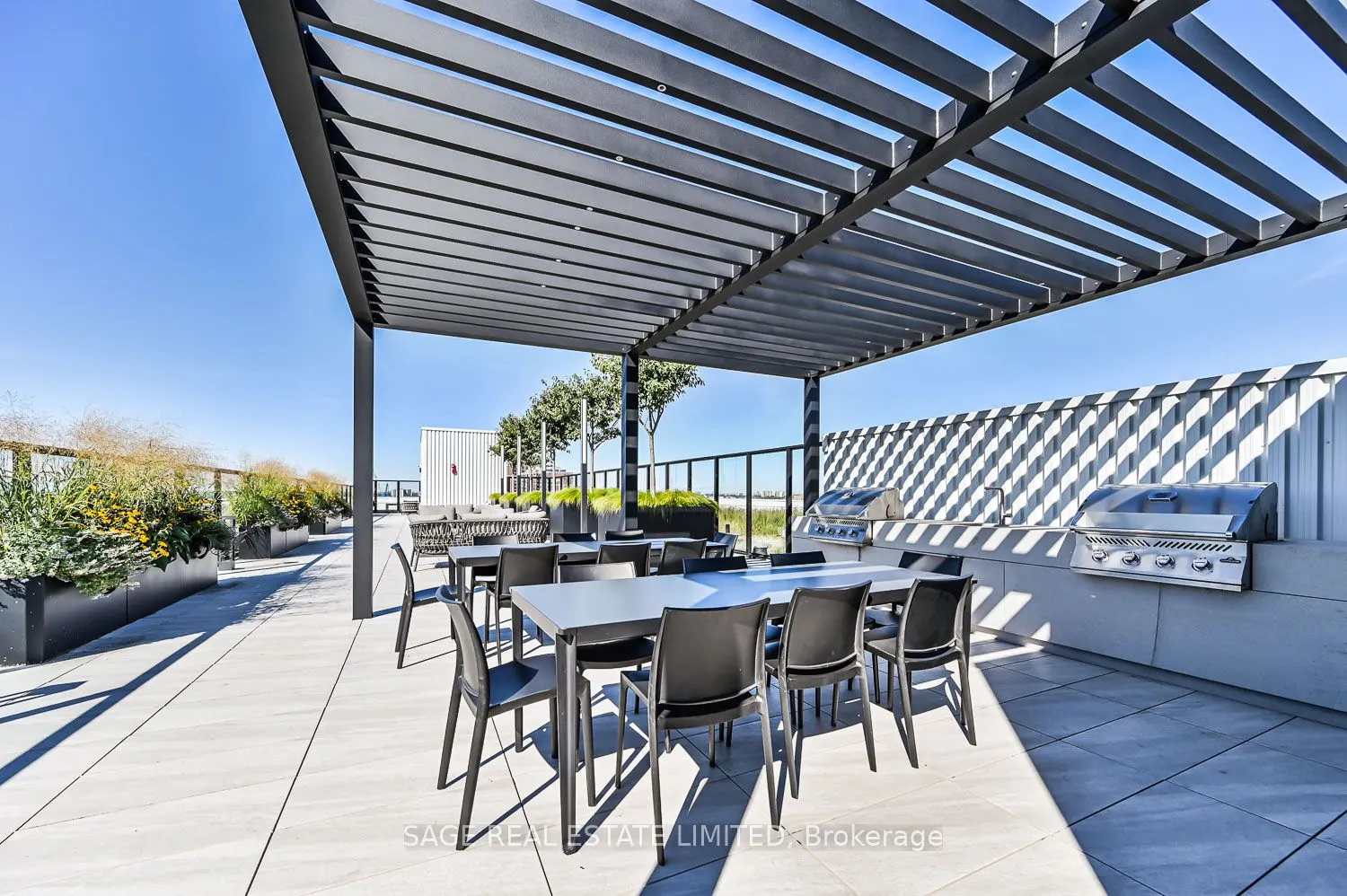 2720 Dundas Street W, #811
