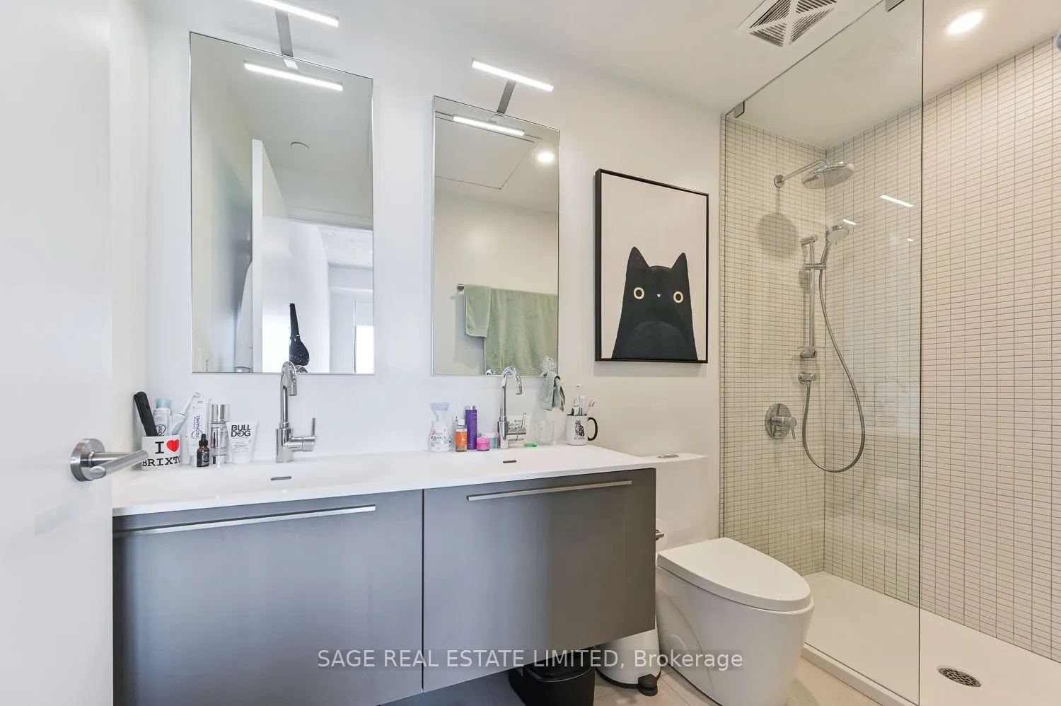 2720 Dundas Street W, #811