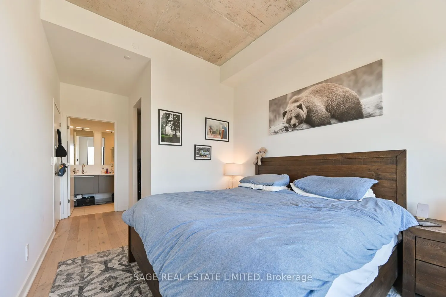 2720 Dundas Street W, #811