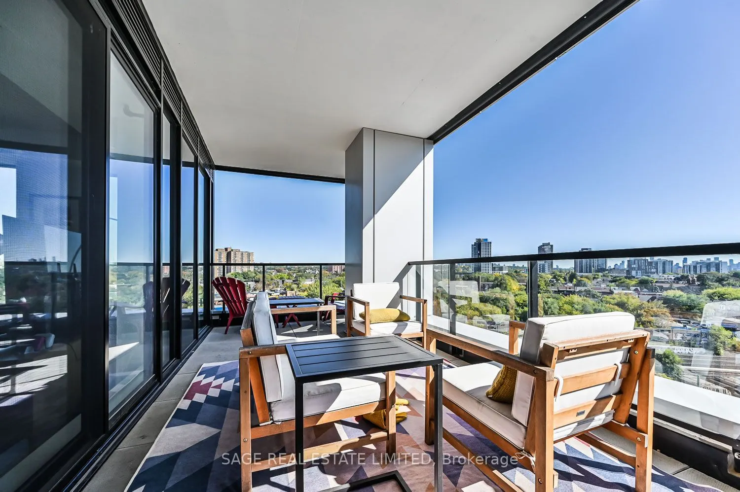 2720 Dundas Street W, #811