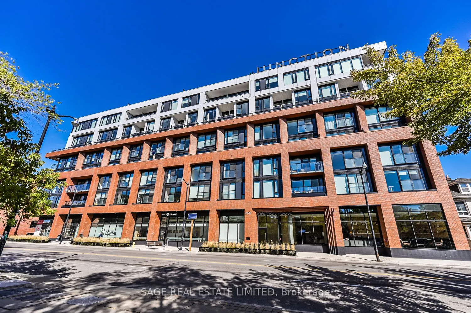 2720 Dundas Street W, #811
