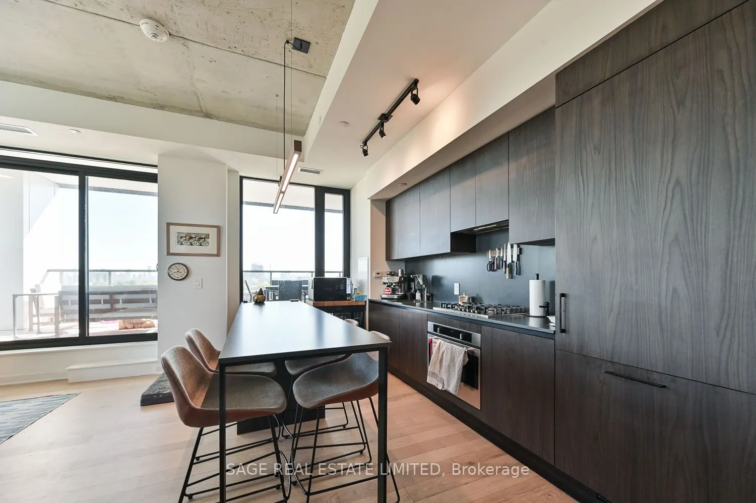 2720 Dundas Street W, #811