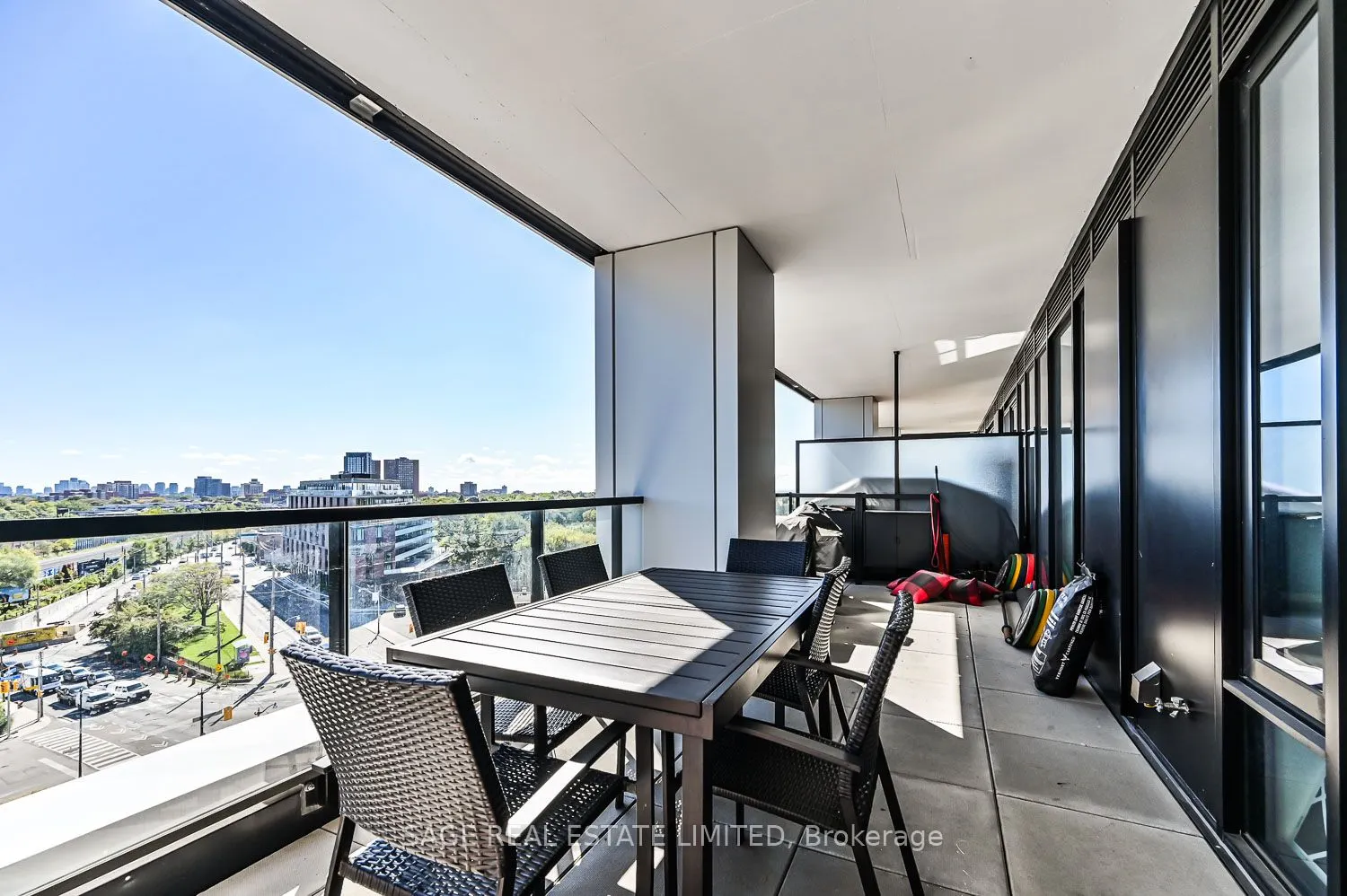 2720 Dundas Street W, #811