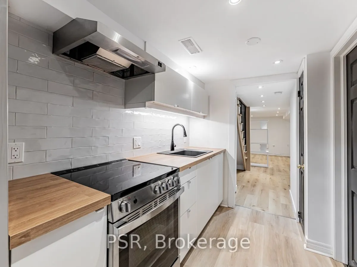371 McRoberts Avenue, #Lower