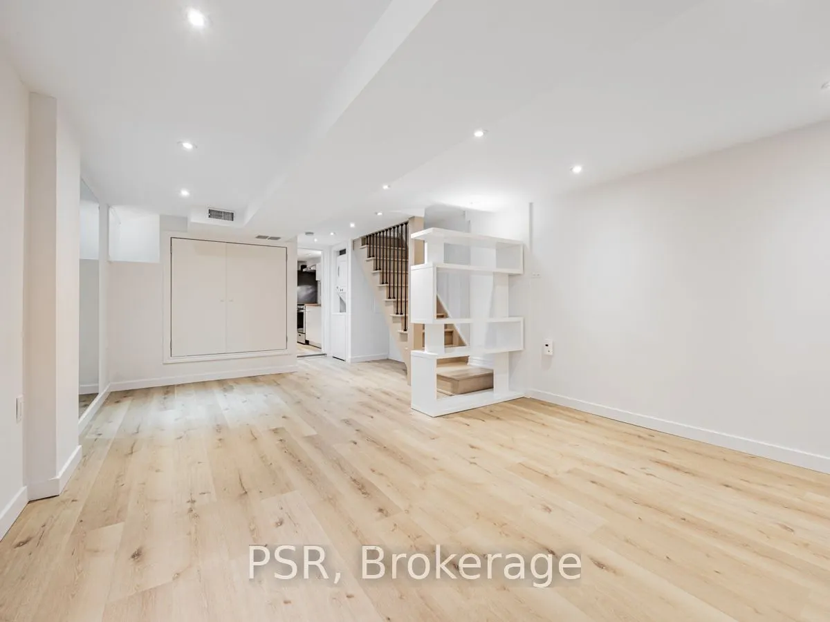 371 McRoberts Avenue, #Lower