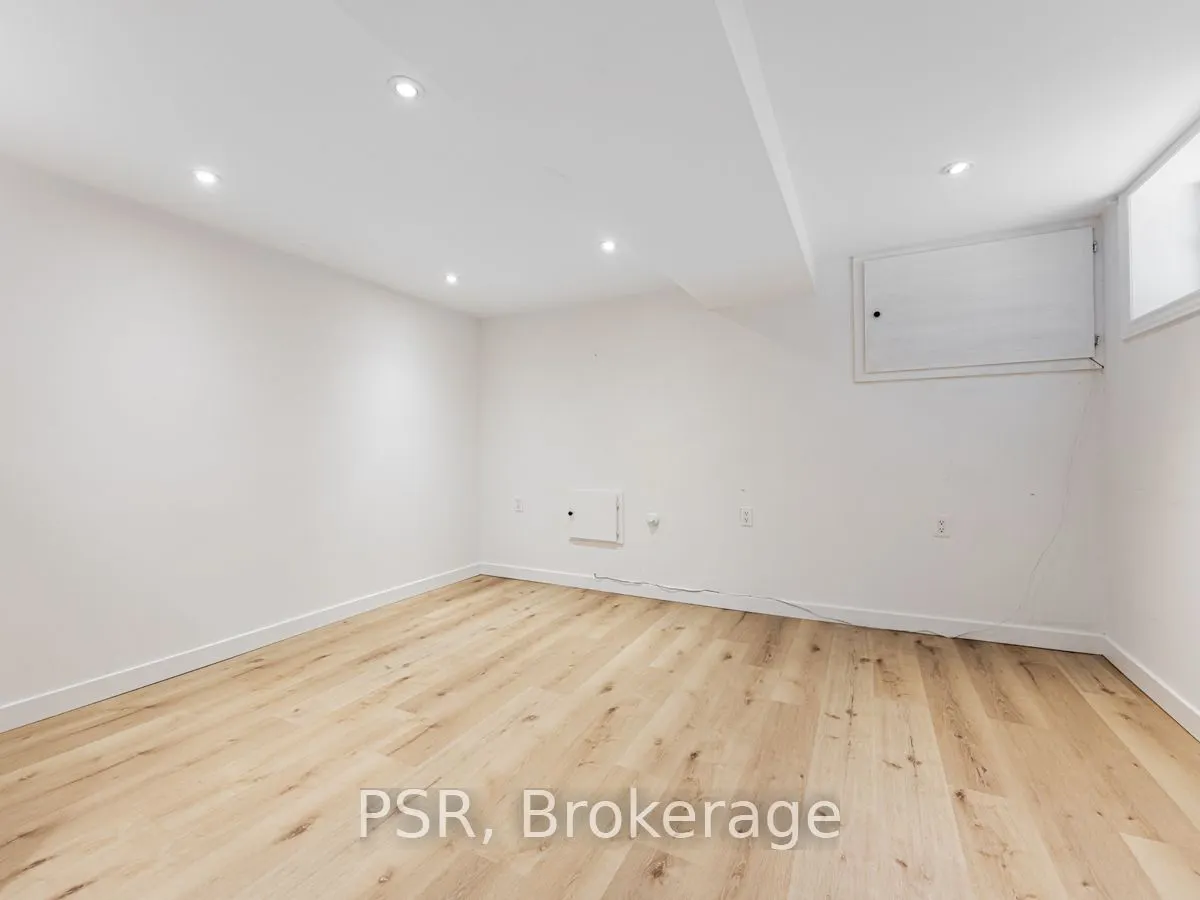371 McRoberts Avenue, #Lower