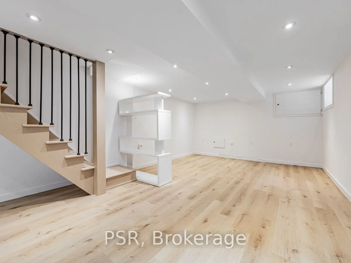 371 McRoberts Avenue, #Lower