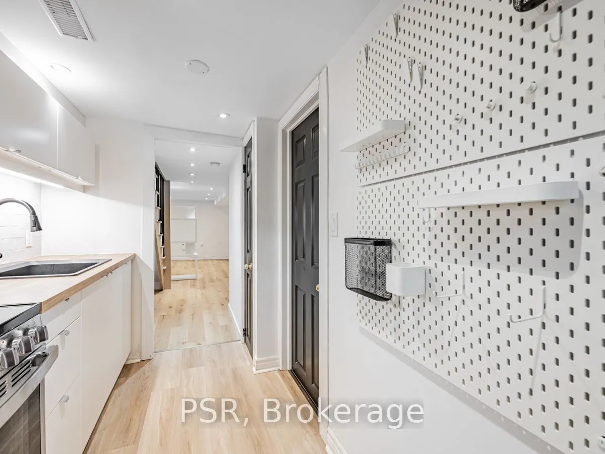 371 McRoberts Avenue, #Lower