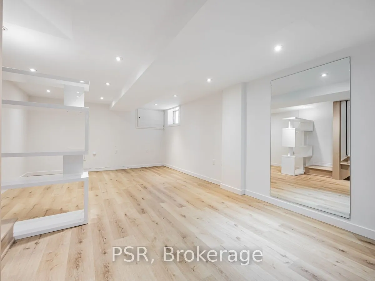 371 McRoberts Avenue, #Lower