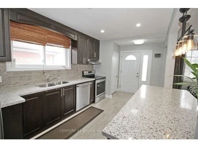 92 Kingsmere Crescent, #(Main)
