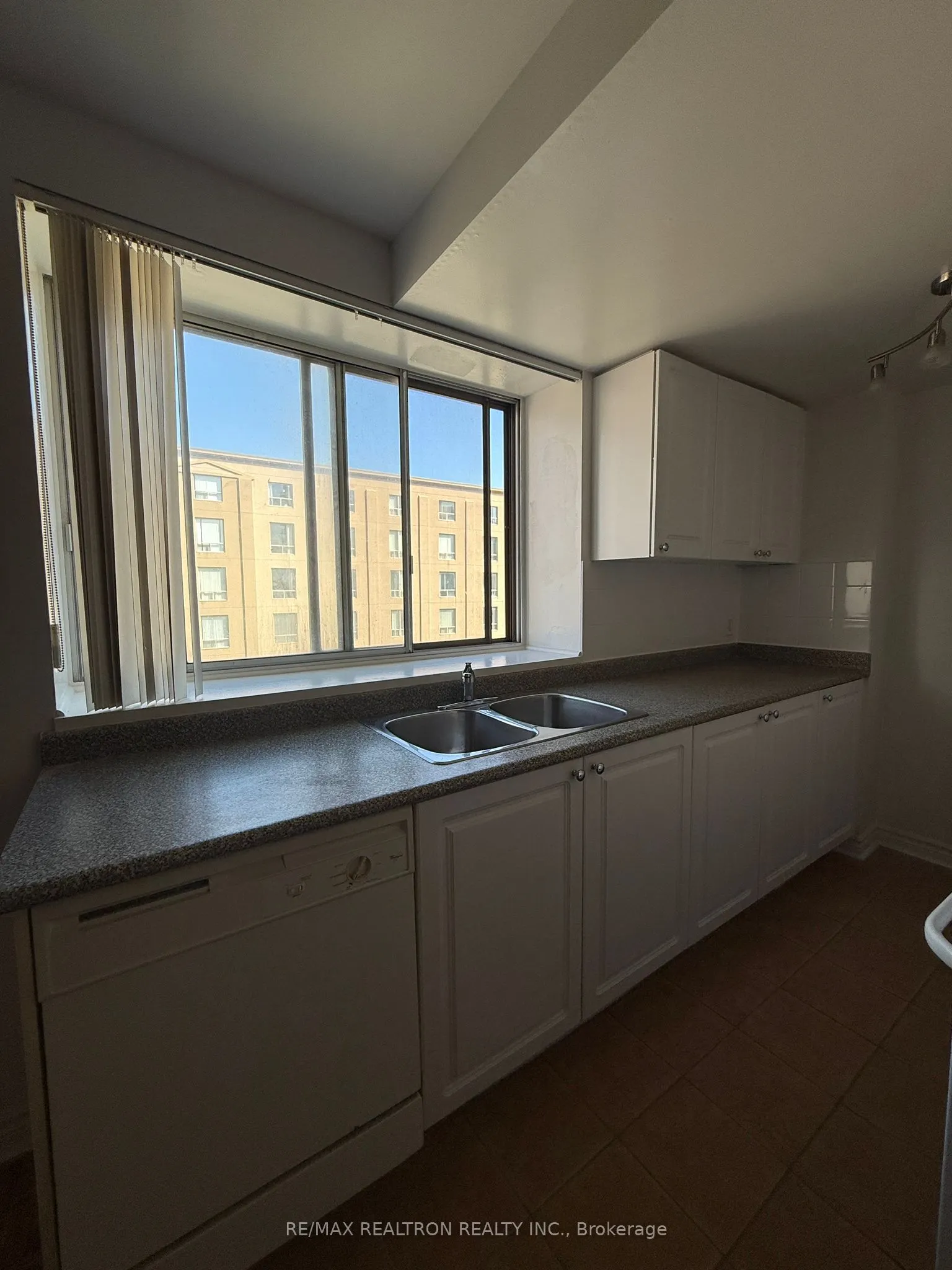 1407 Dupont Street, #401