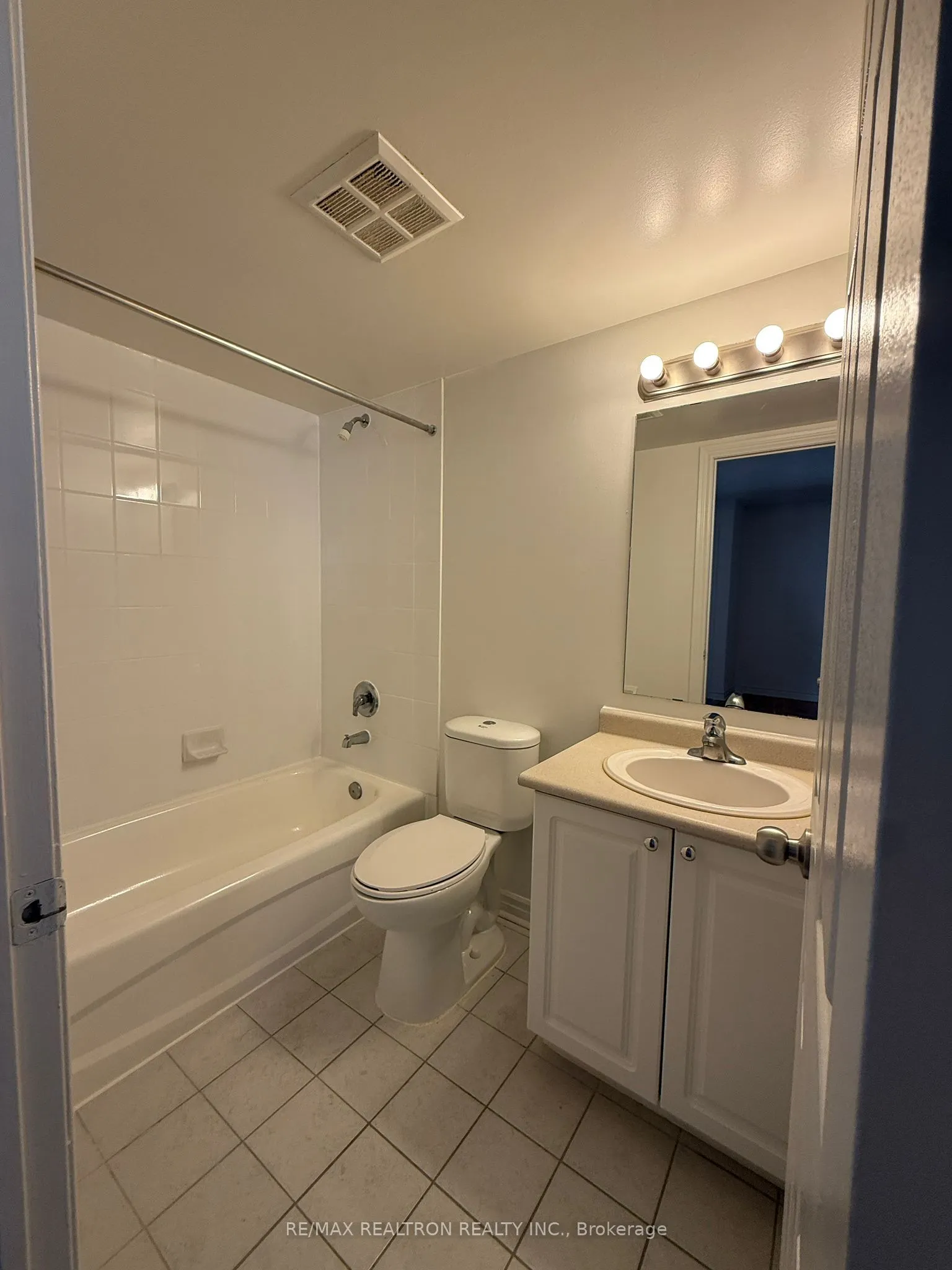 1407 Dupont Street, #401