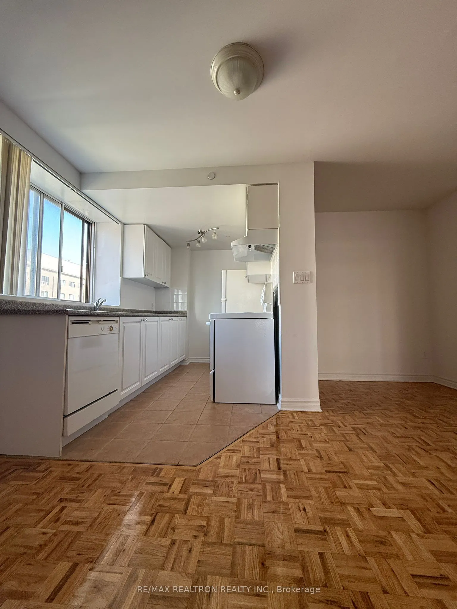 1407 Dupont Street, #401