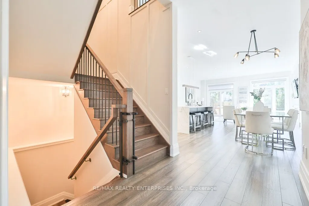 15A Tecumseth Avenue
