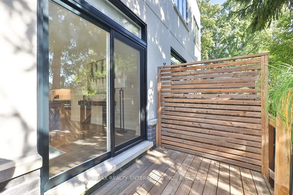 15A Tecumseth Avenue