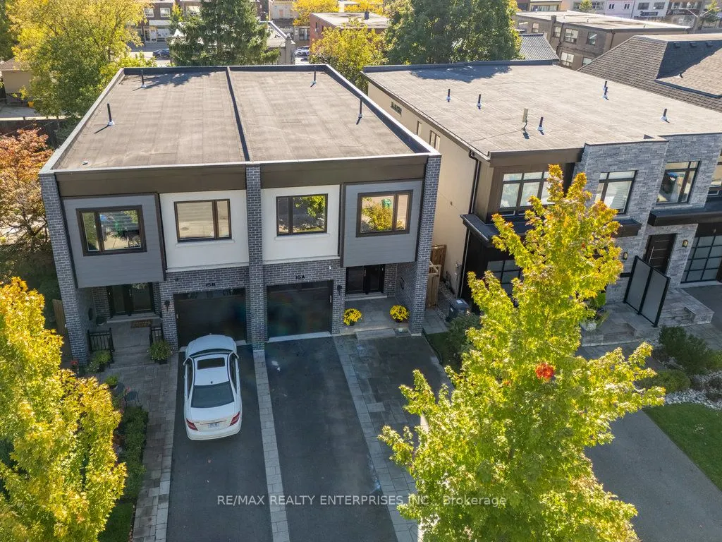 15A Tecumseth Avenue