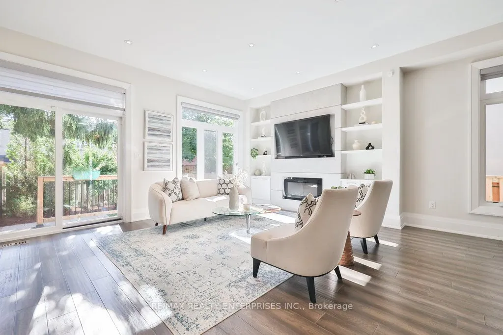 15A Tecumseth Avenue