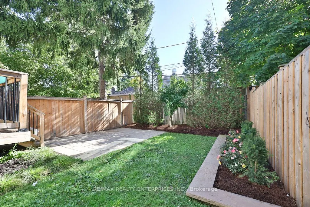15A Tecumseth Avenue