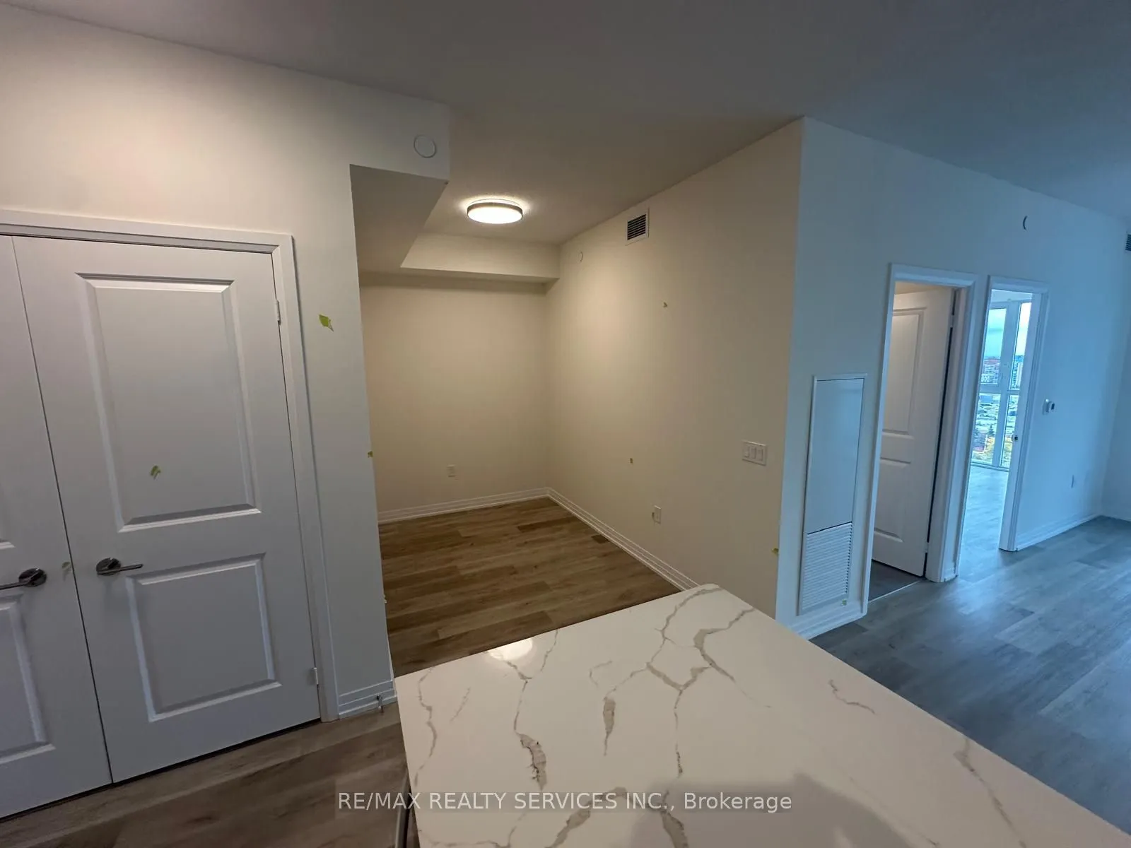 15 Watergarden Drive, #1302