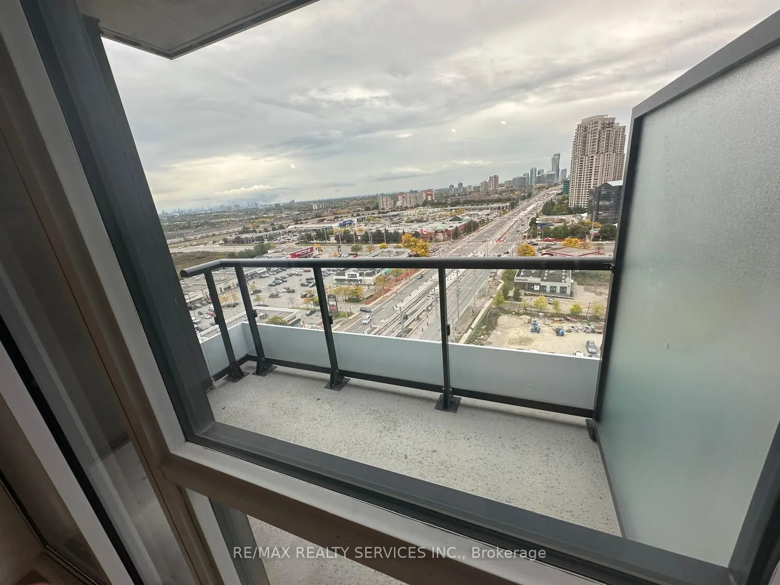 15 Watergarden Drive, #1302