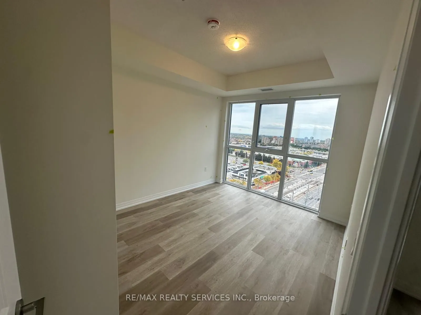 15 Watergarden Drive, #1302