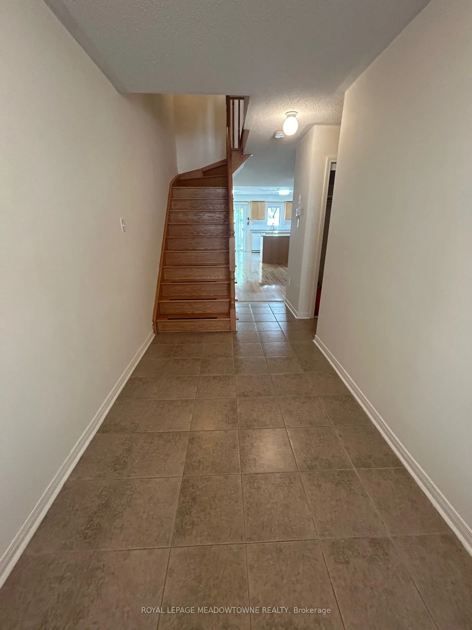 628 Candlestick Circle