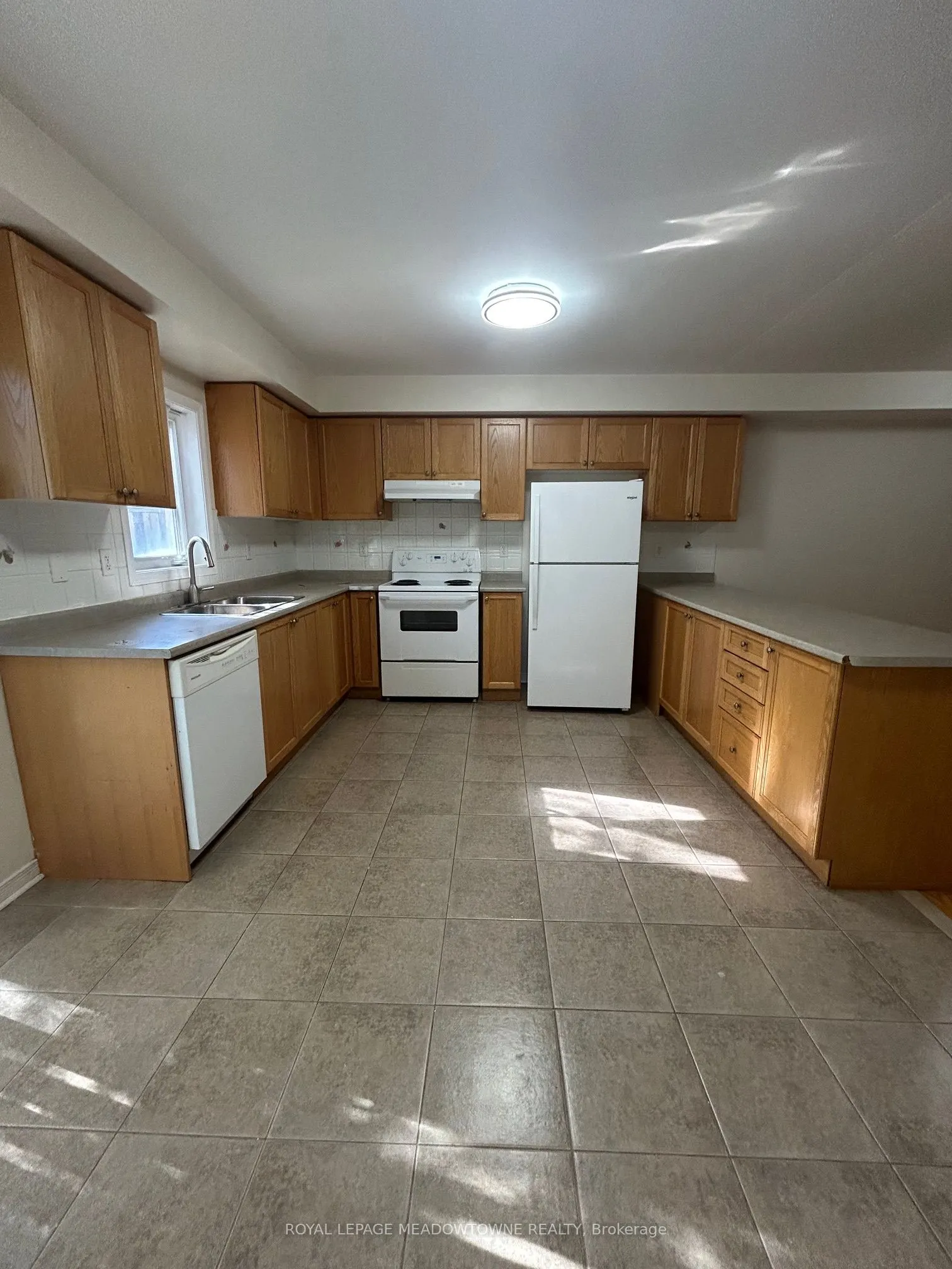 628 Candlestick Circle