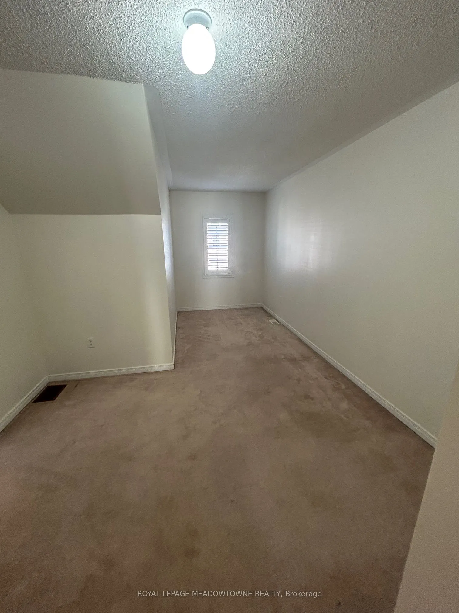 628 Candlestick Circle