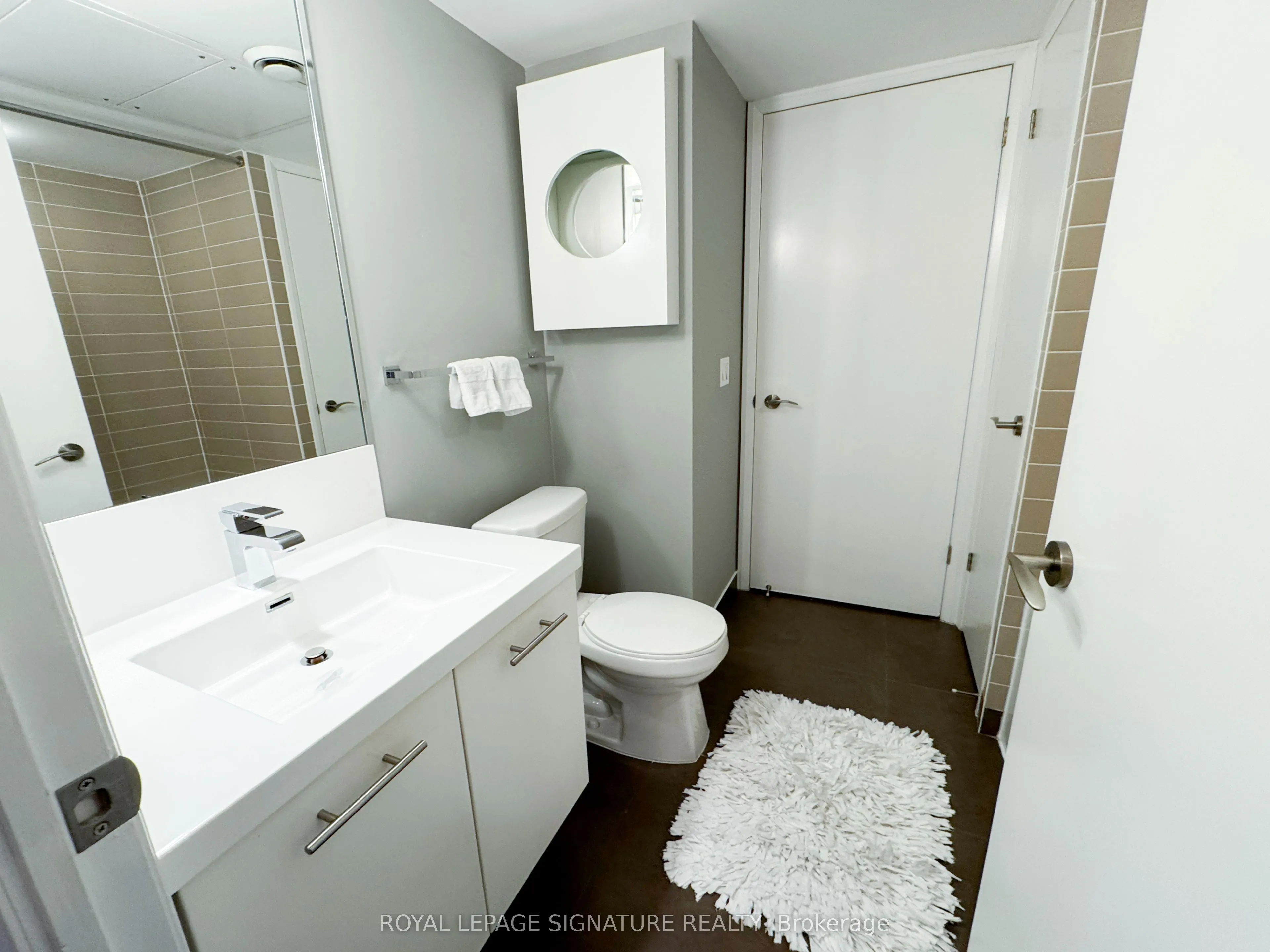 1 Valhalla Inn Road, #1807