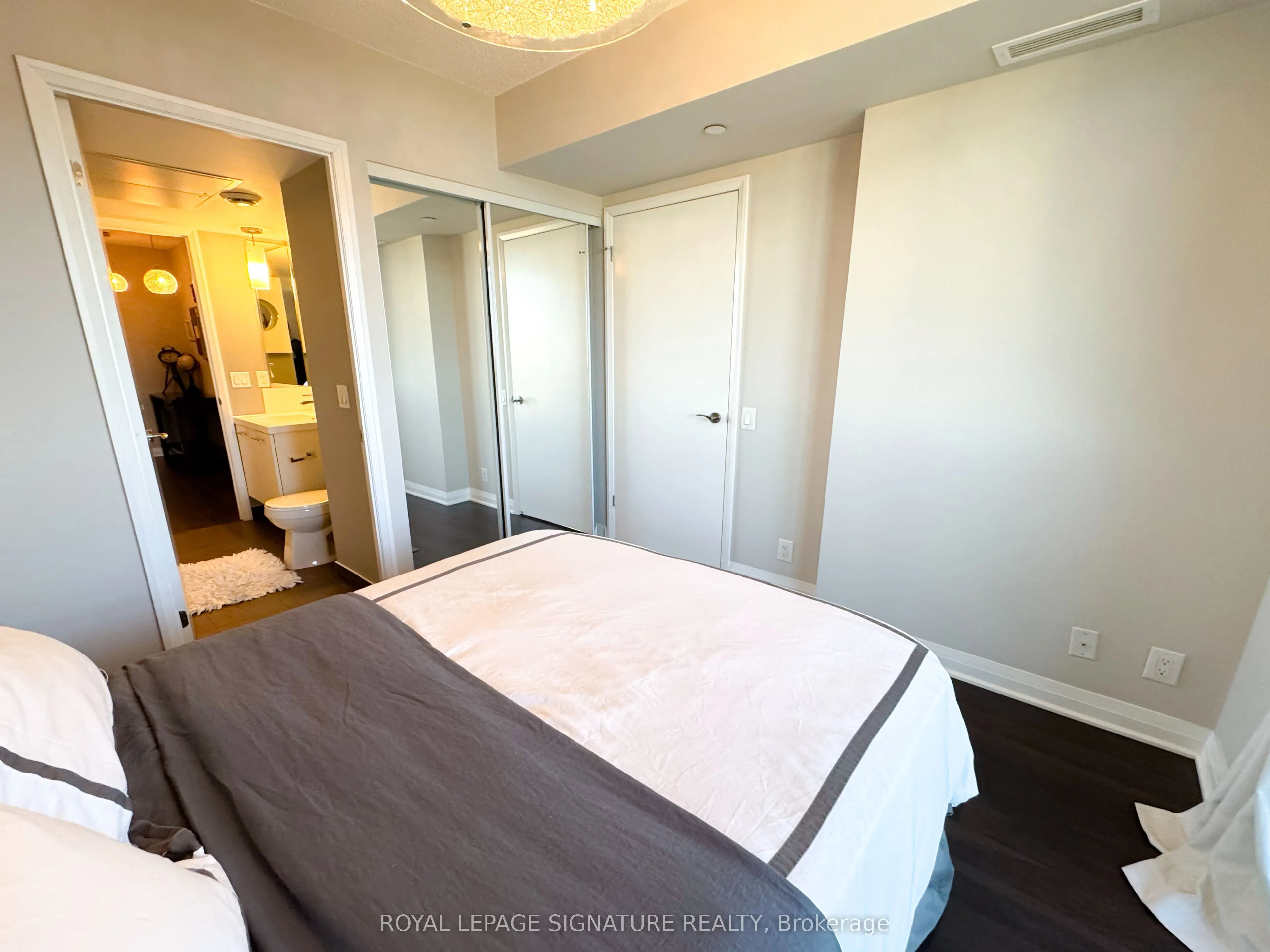 1 Valhalla Inn Road, #1807
