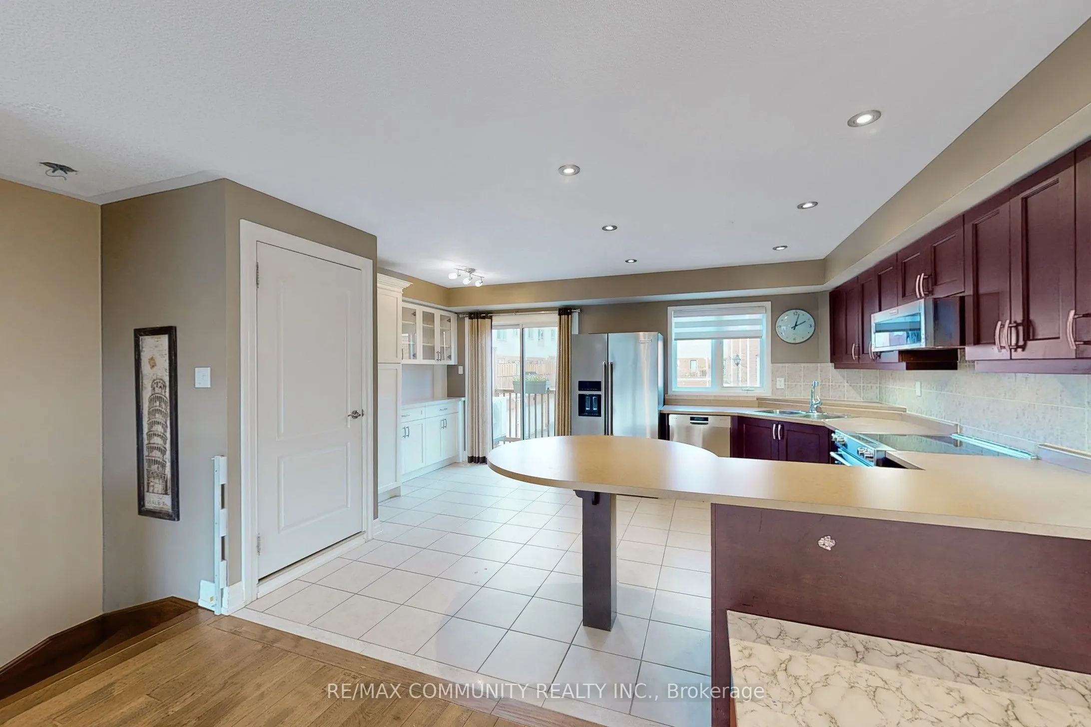 3030 Lakeshore Boulevard W, #8