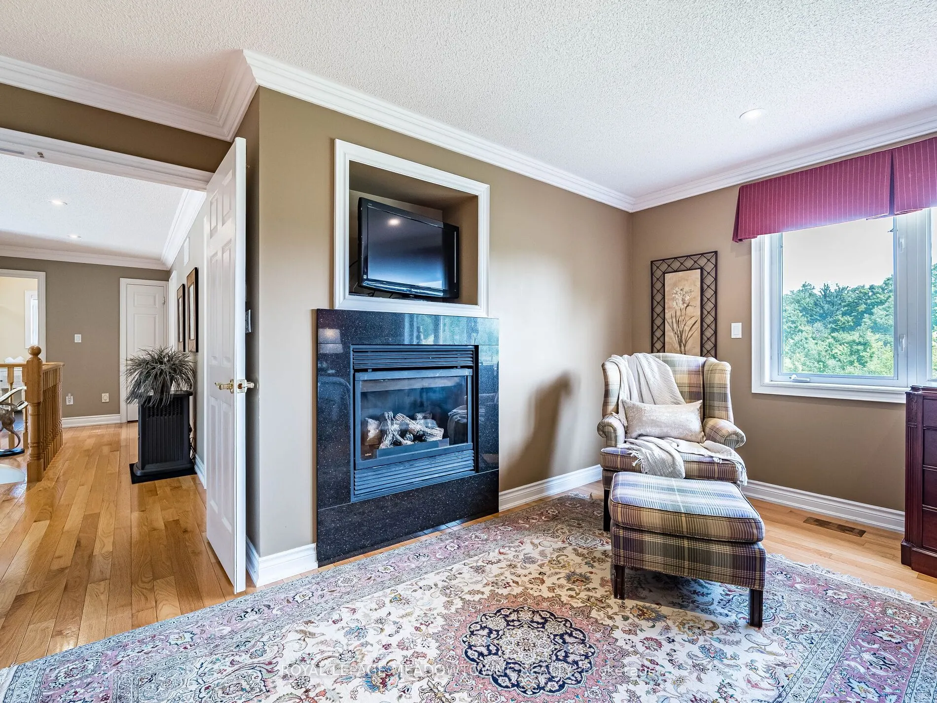 8 Deer Run Crescent