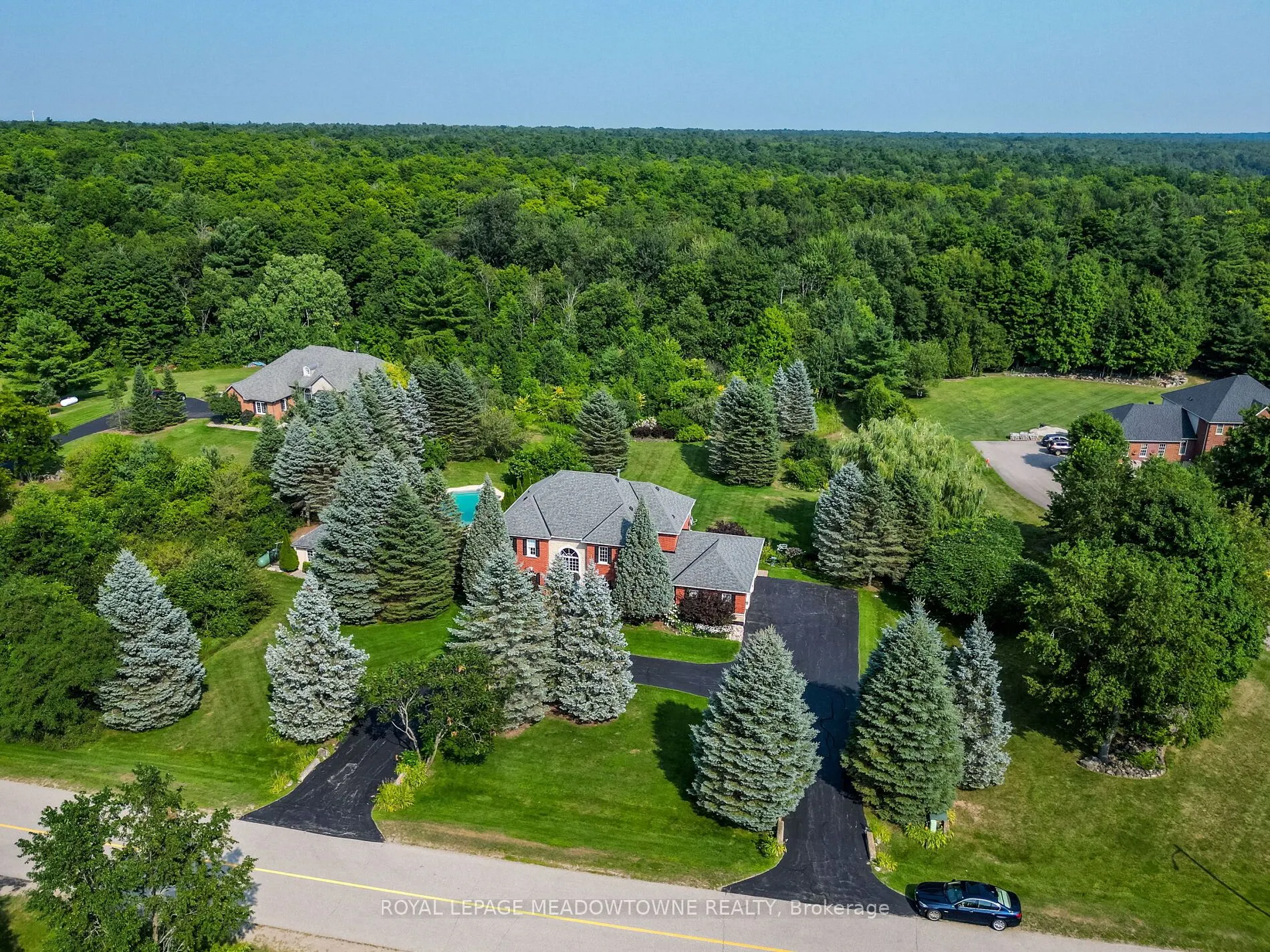 8 Deer Run Crescent