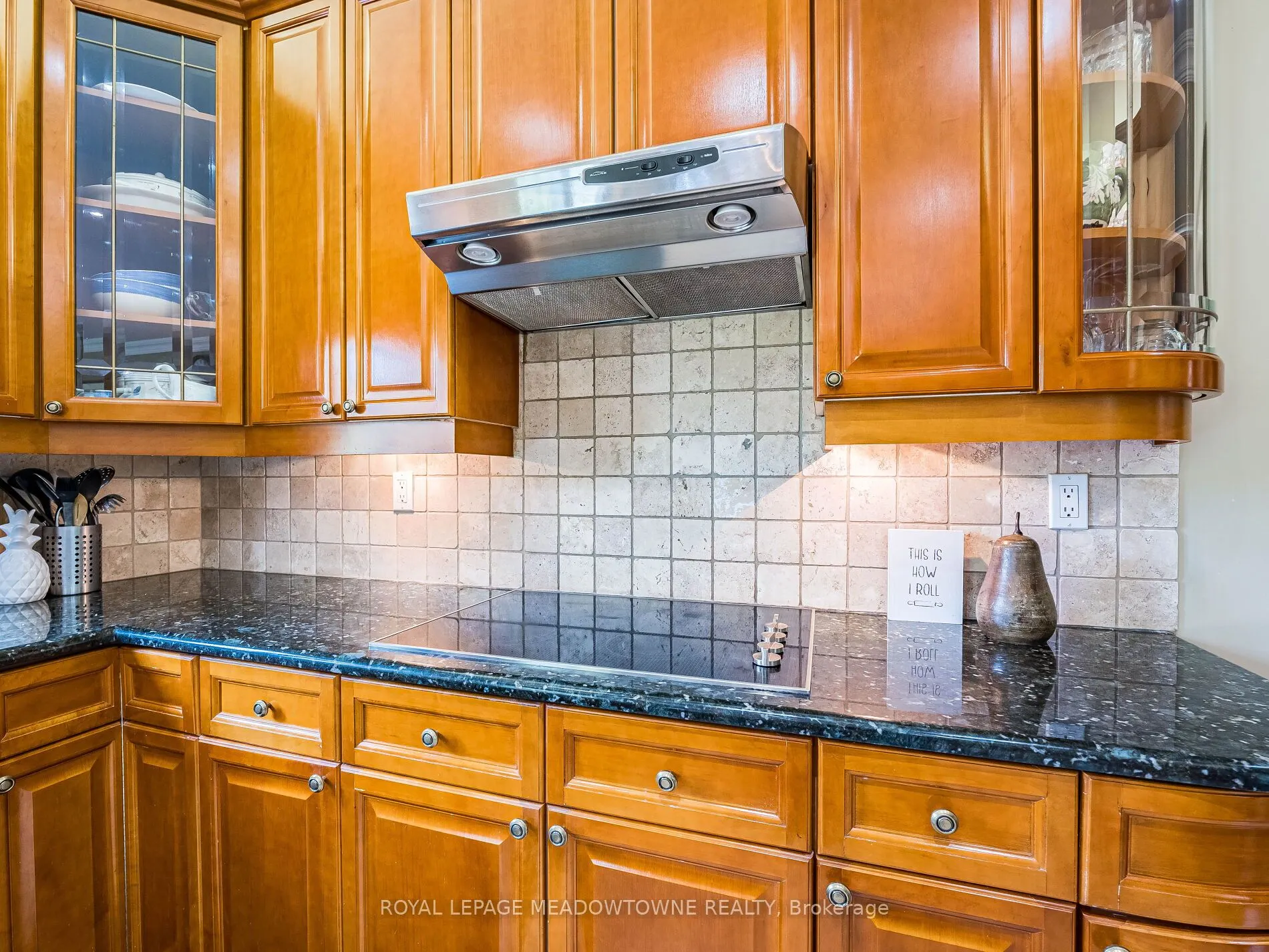 8 Deer Run Crescent