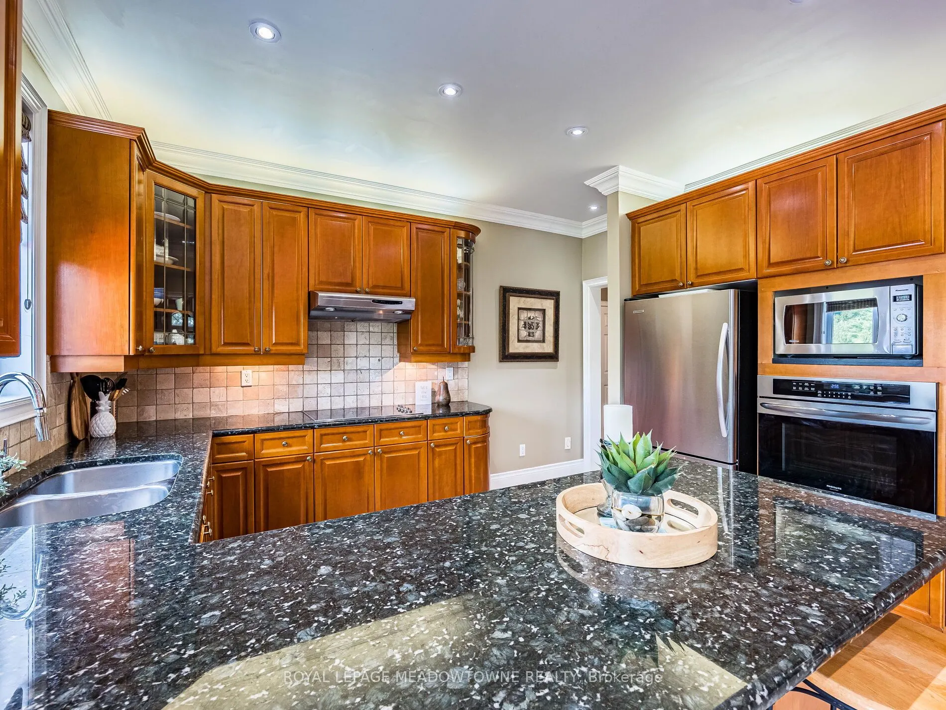 8 Deer Run Crescent