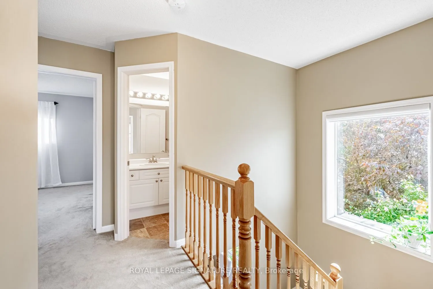 402 Baverstock Crescent