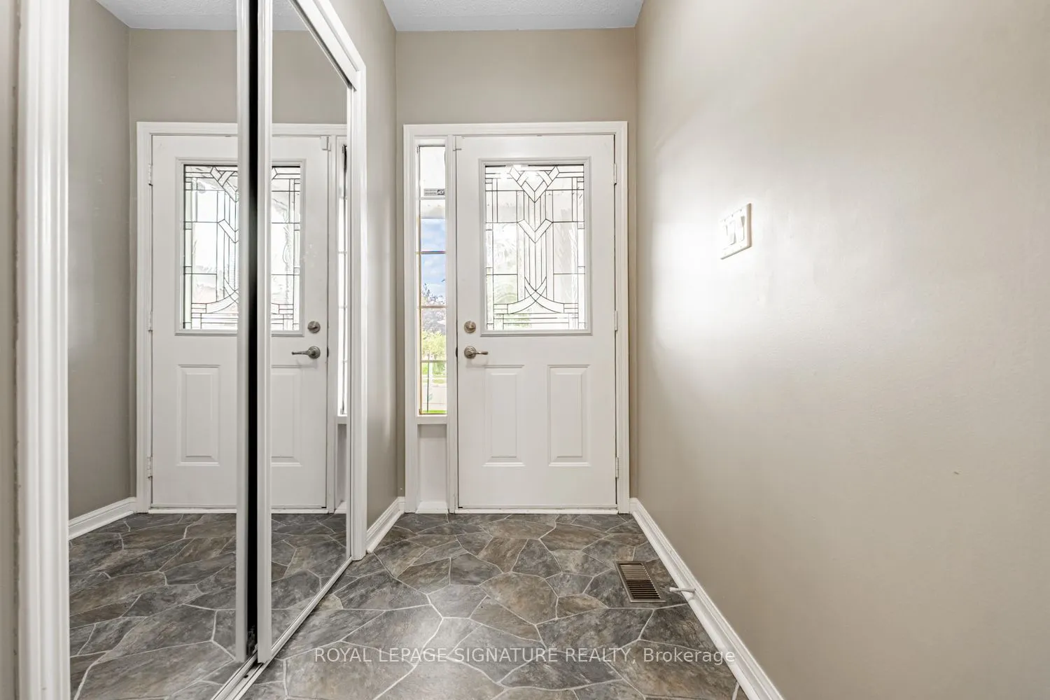 402 Baverstock Crescent