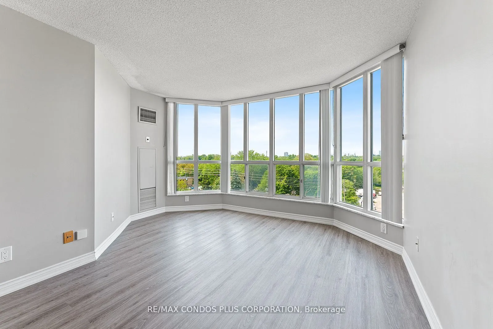 2285 Lake Shore Boulevard W, #609