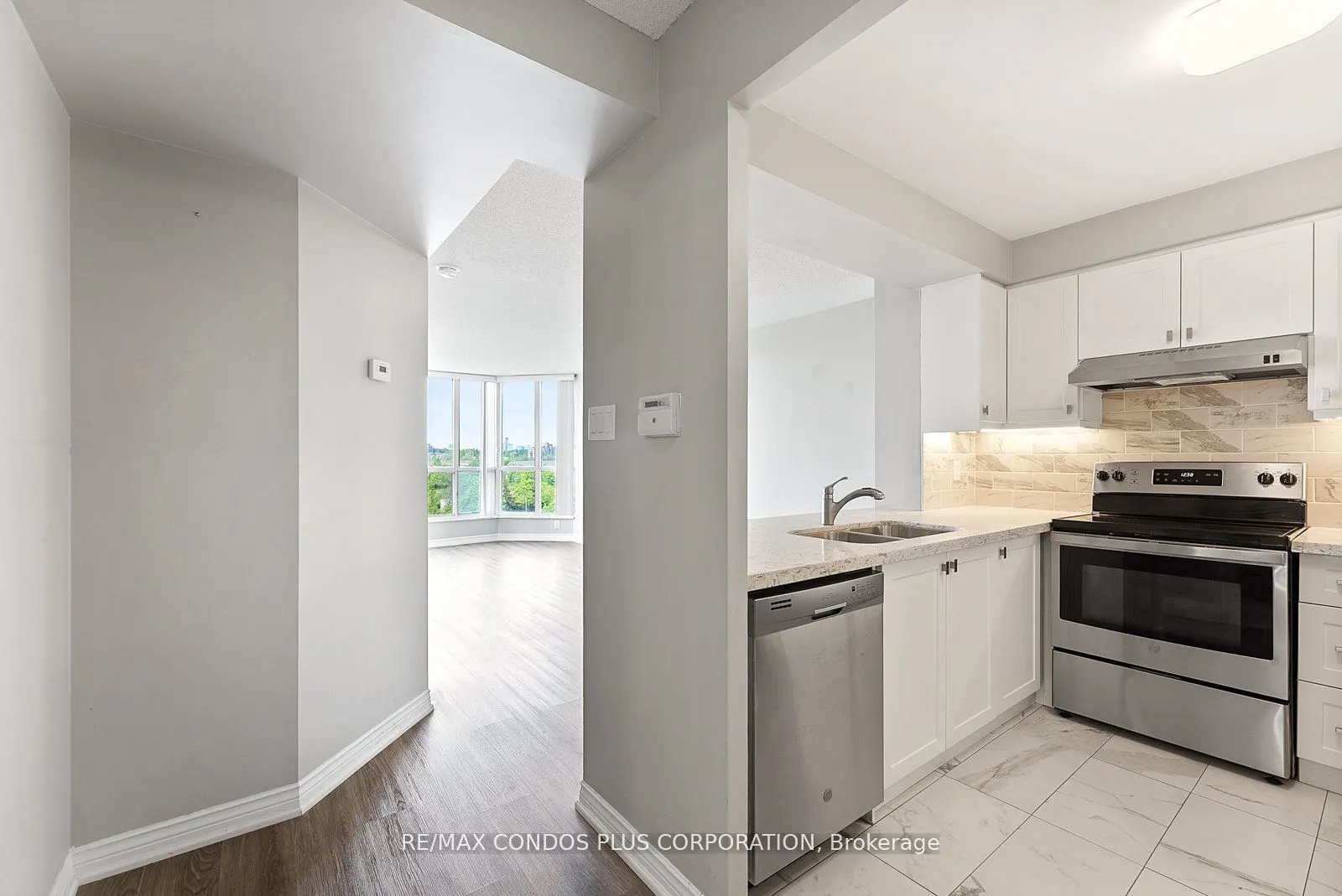2285 Lake Shore Boulevard W, #609
