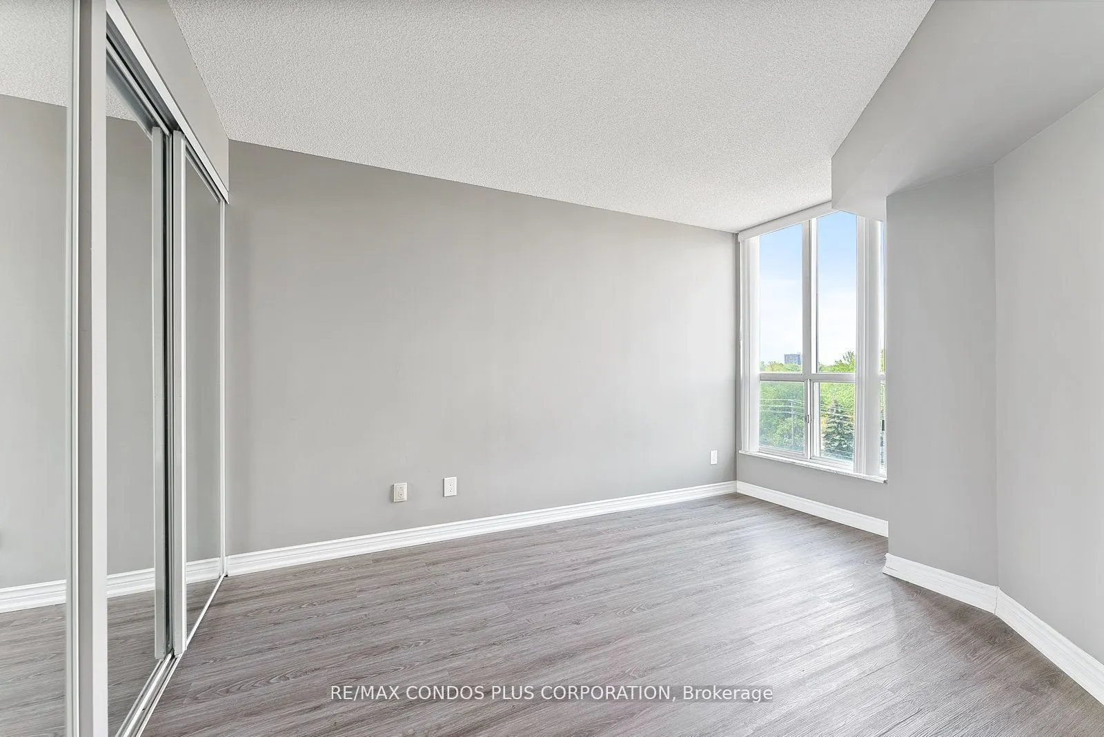 2285 Lake Shore Boulevard W, #609