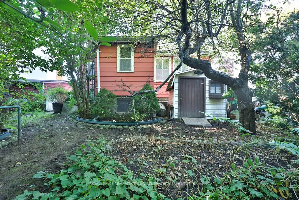 945 BEECHWOOD Avenue