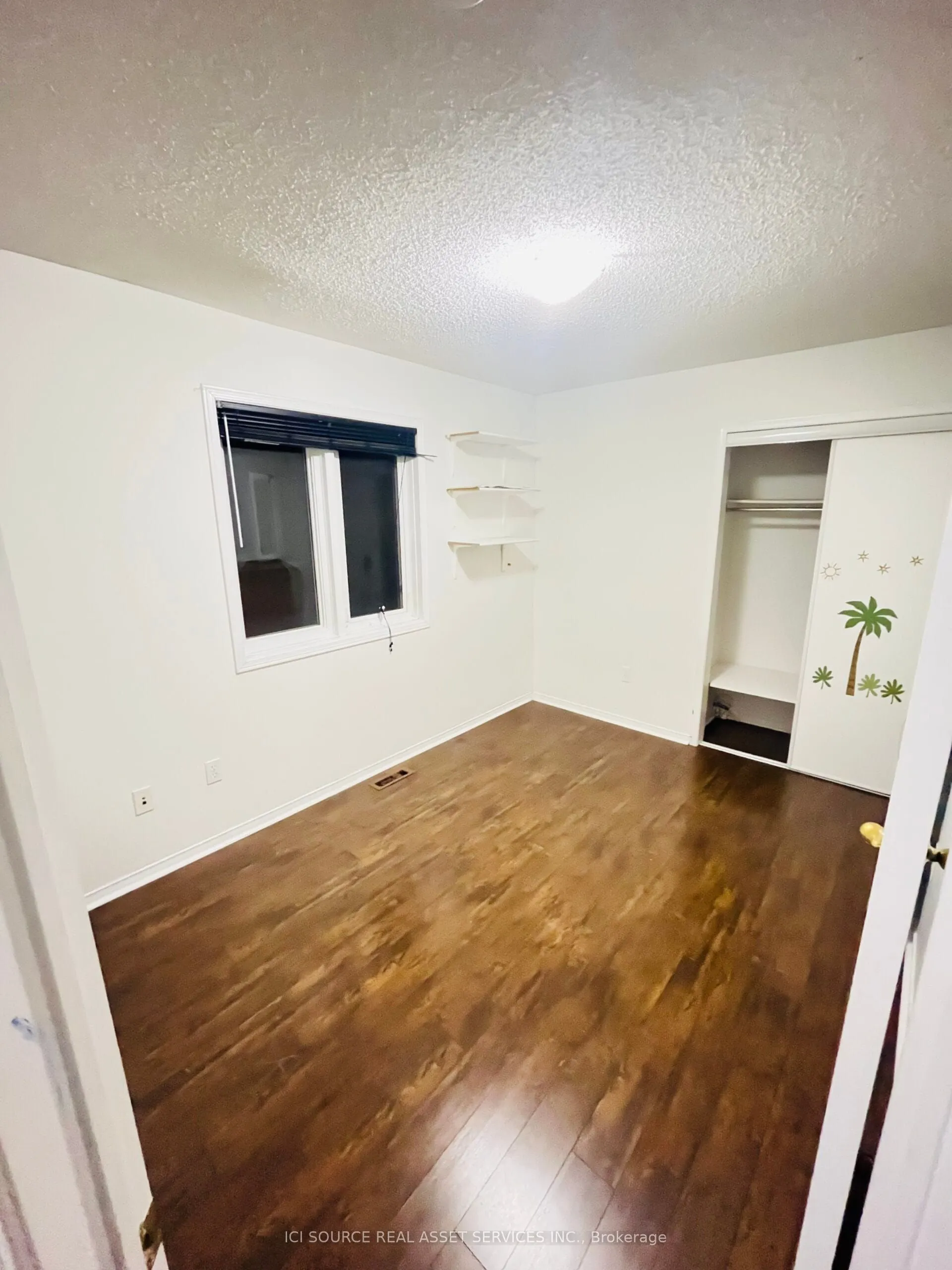 40 Treasure Drive, #Upper