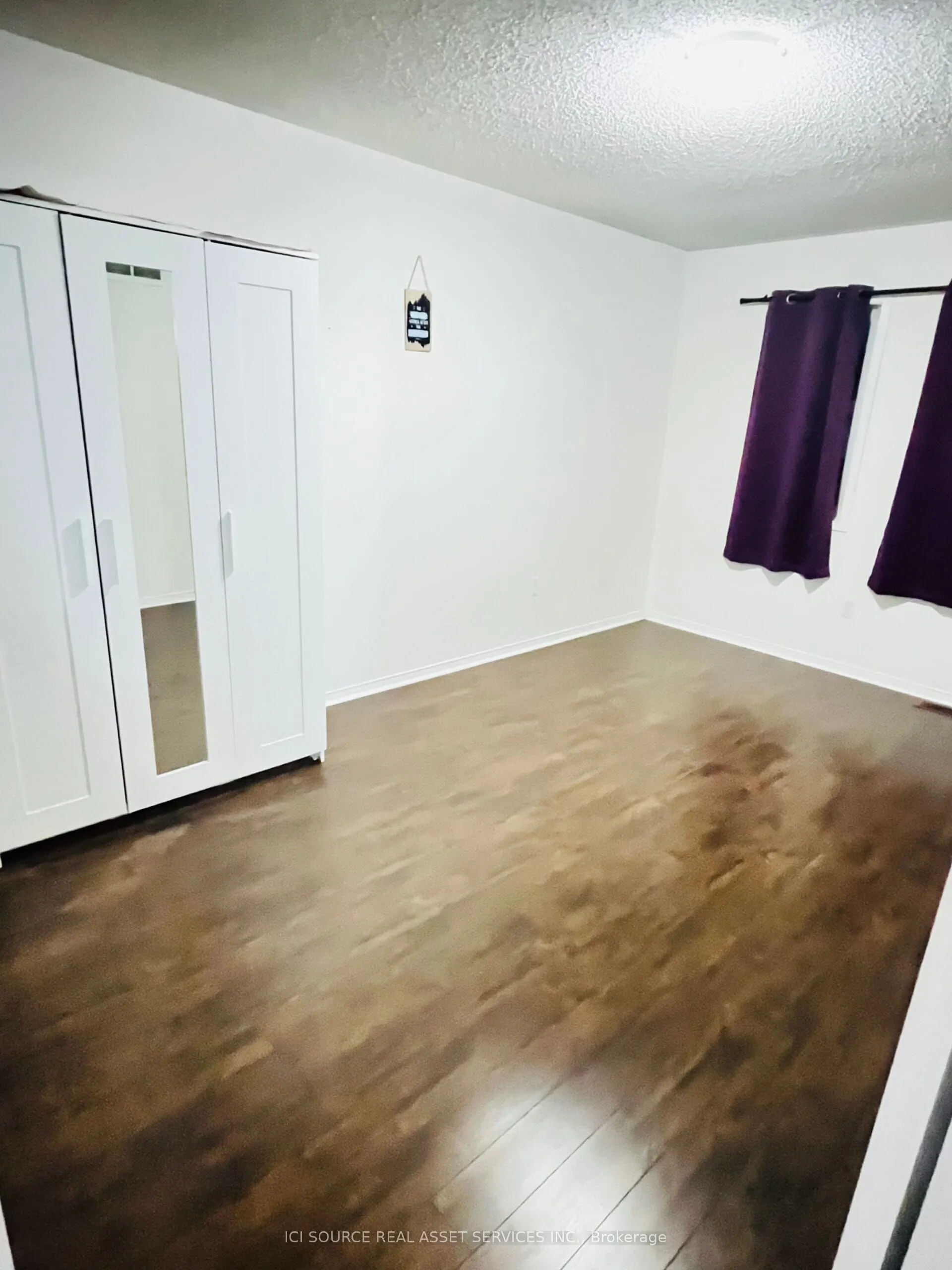 40 Treasure Drive, #Upper