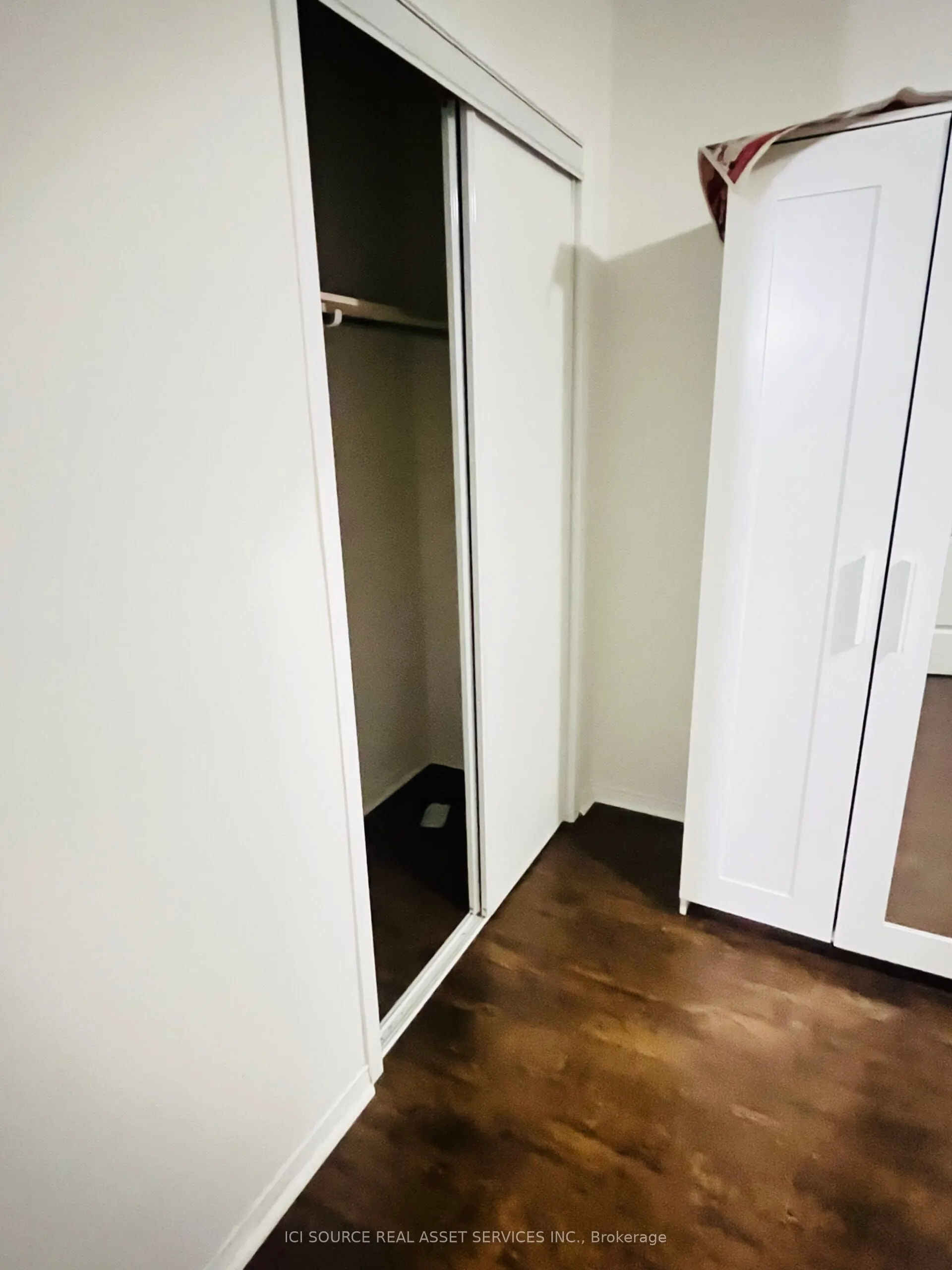 40 Treasure Drive, #Upper
