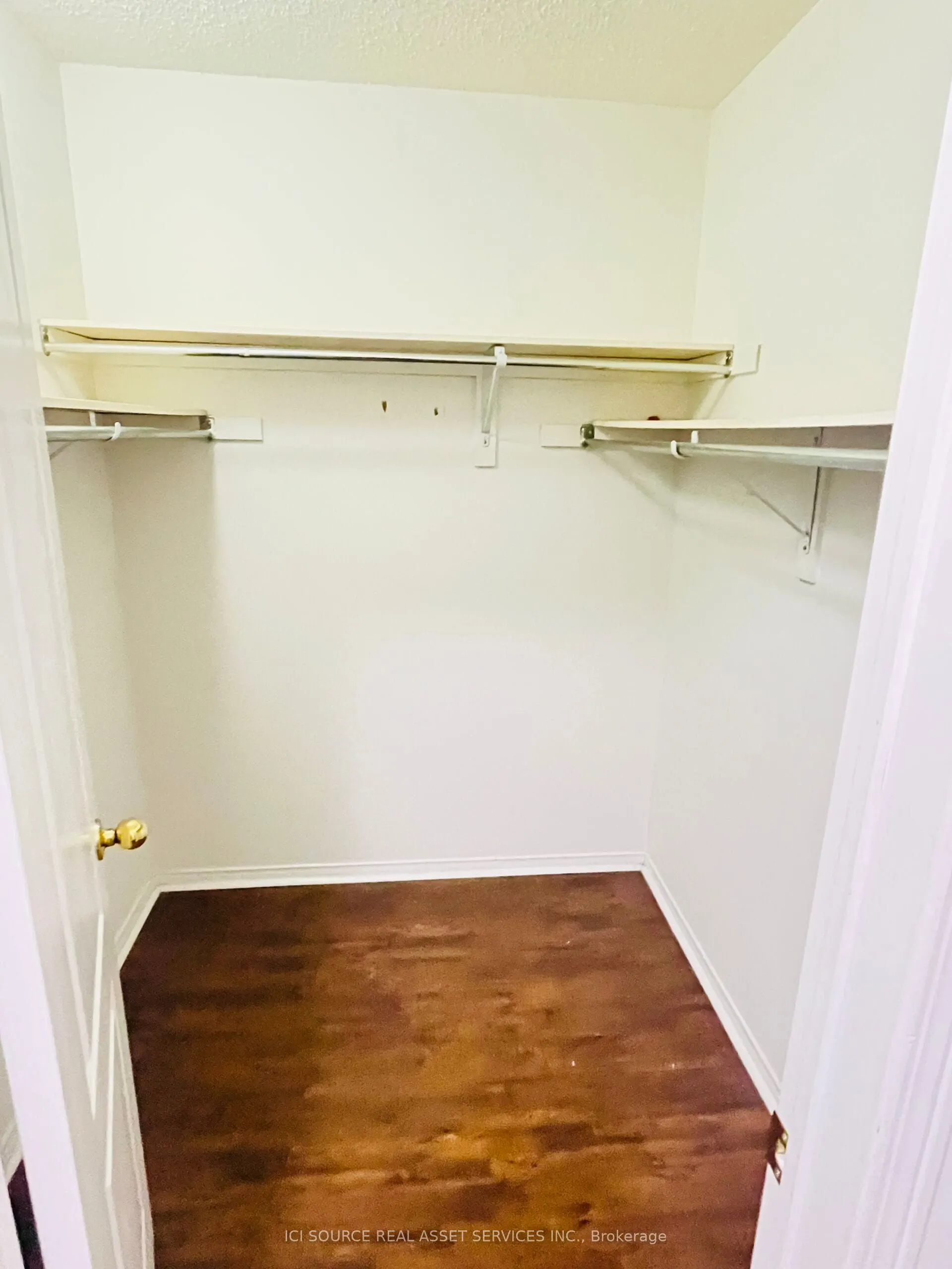 40 Treasure Drive, #Upper