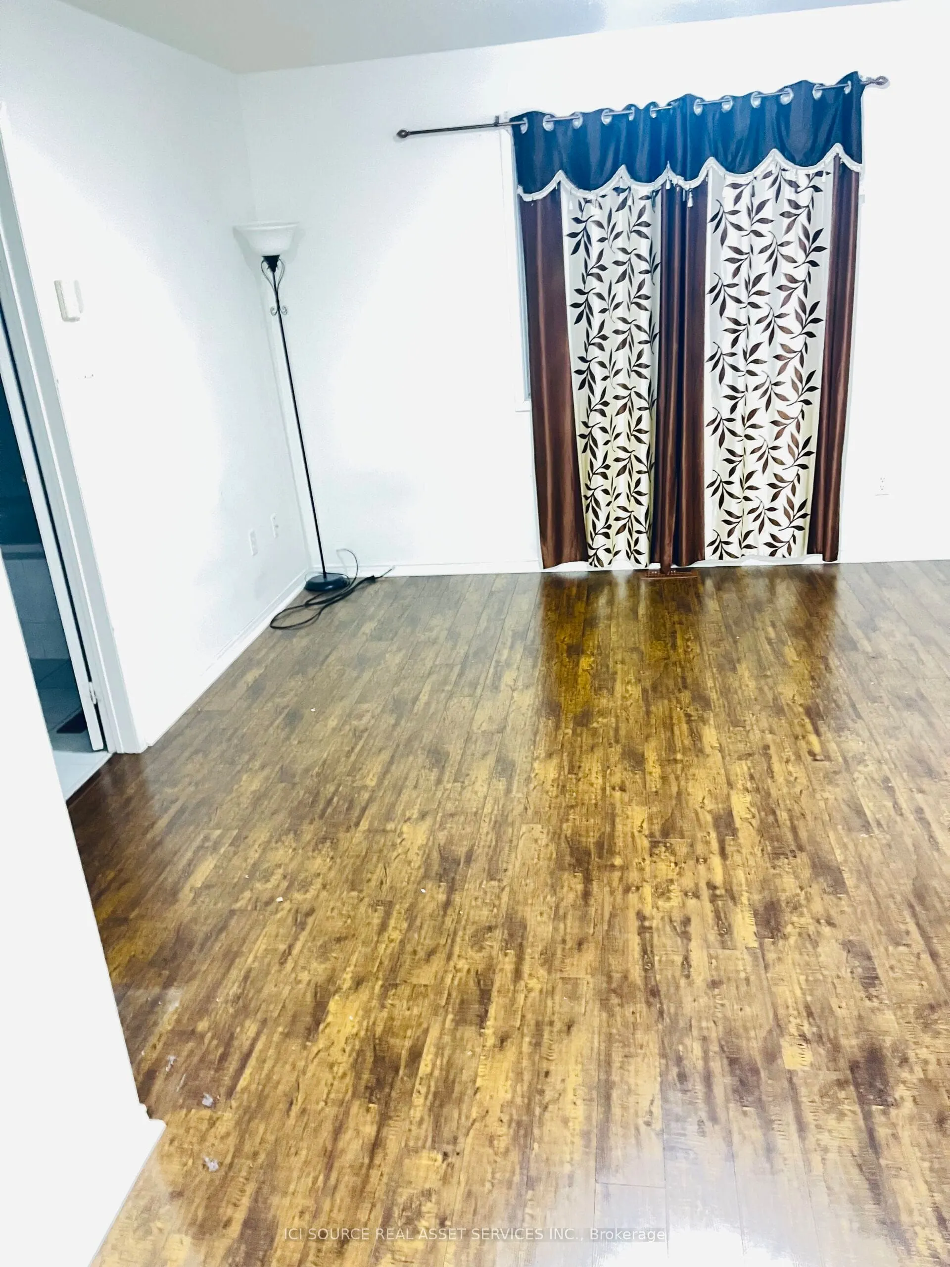 40 Treasure Drive, #Upper