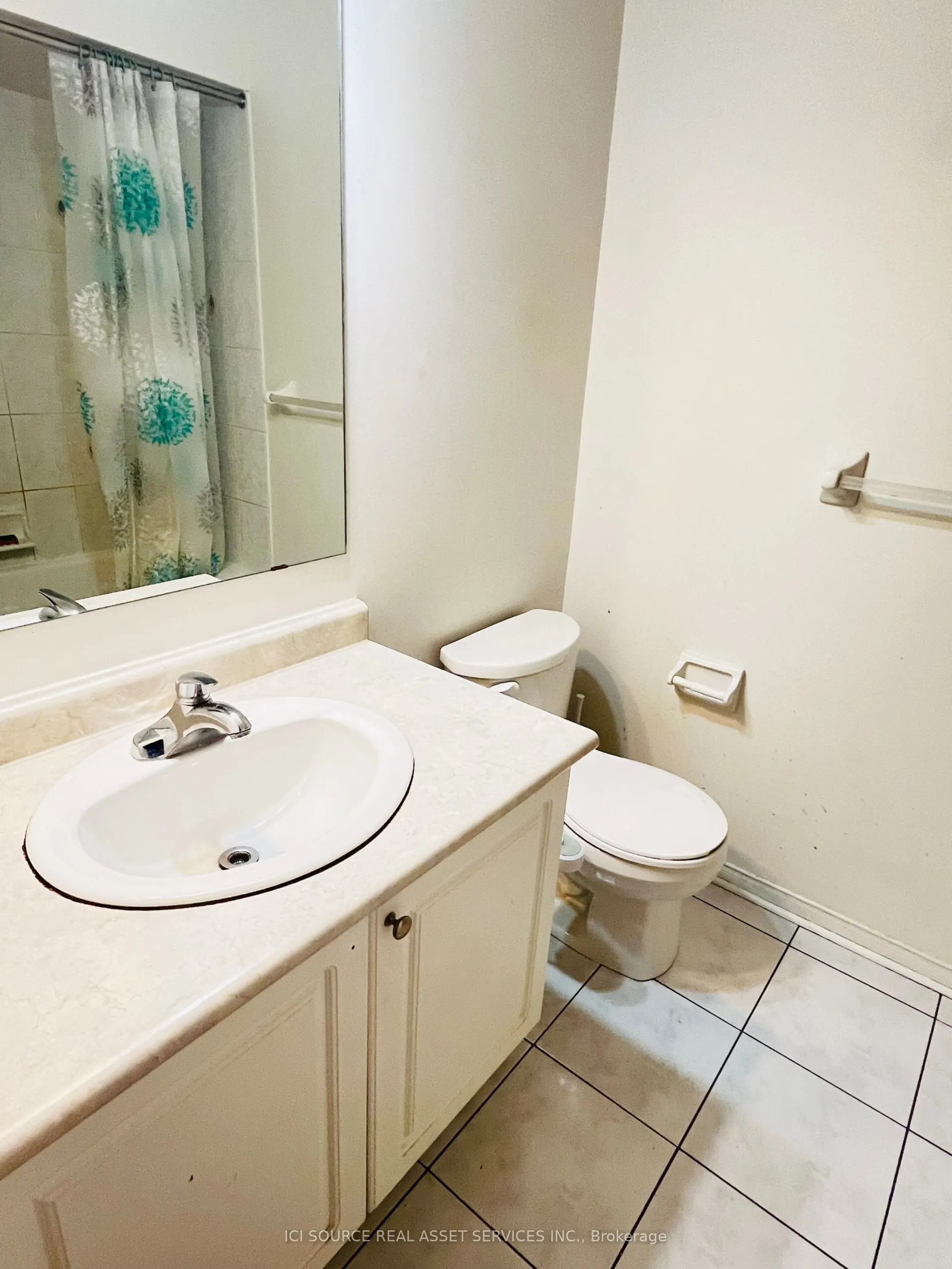 40 Treasure Drive, #Upper
