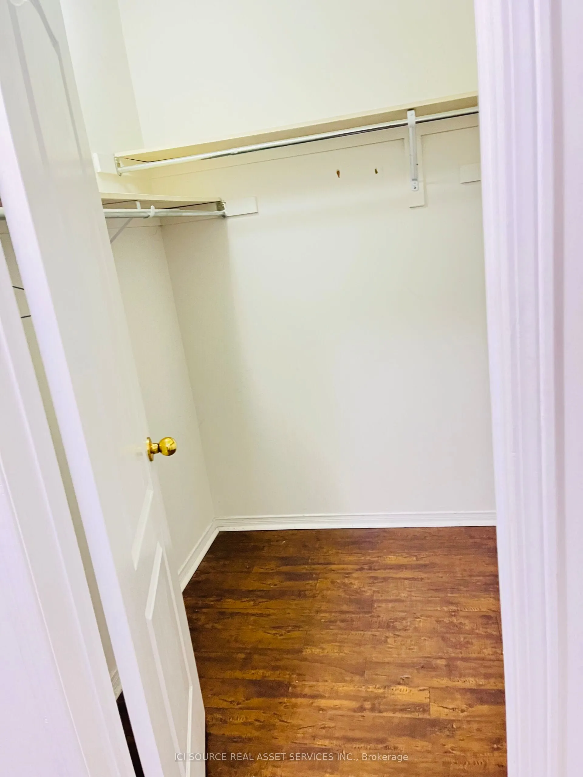 40 Treasure Drive, #Upper